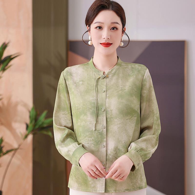 Mom s New Summer Silk Shirt: Elegant Chinese Style T-shirt for Middle-aged and Elderly Women 3XL (Recommended 120-135 lbs) зелений
Mom s New Summer Silk Shirt: Elegant Chinese Style T-shirt for Middle-aged and Elderly Women 3XL (Recommended 120-135 lbs) зелений