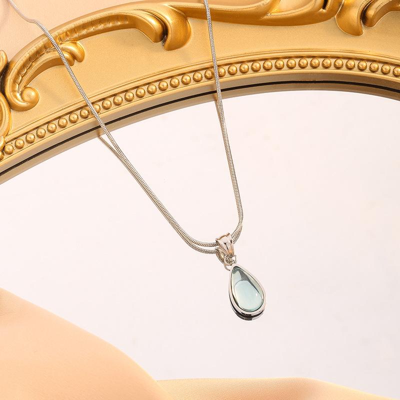 Fashion luxury transparent for women necklace droplet-shaped locking collar chain French-style 1PC vintage style Blue water droplet/Silvery
Fashion luxury transparent for women necklace droplet-shaped locking collar chain French-style 1PC vintage style Blue water droplet/Silvery