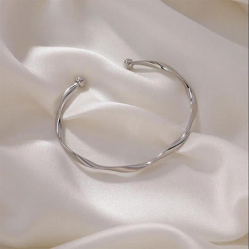 Bracelet Female Mobius Ring Bracelet Ins Light Luxury Niche Design Bracelet Simple Fashionable High End Girlfriend Bracelet срібний
Bracelet Female Mobius Ring Bracelet Ins Light Luxury Niche Design Bracelet Simple Fashionable High End Girlfriend Bracelet срібний
