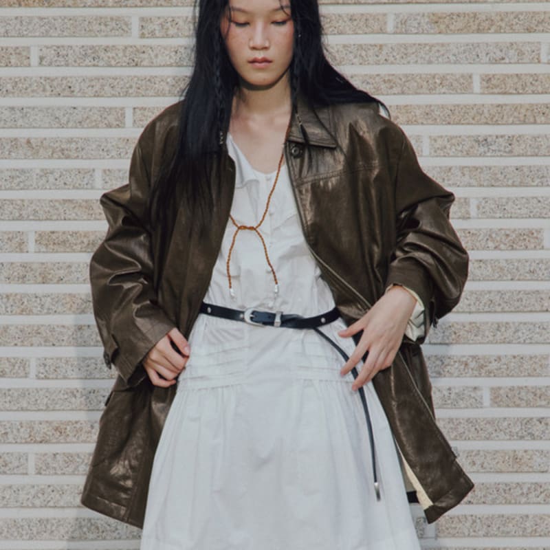 muemuer Кожаный ремень с шипами MU25N0BT901M BLACK_F
muemuer Кожаный ремень с шипами MU25N0BT901M BLACK_F