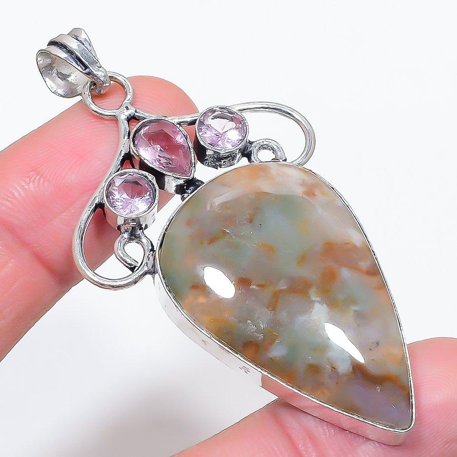 Натуральный гелиотроп, кунцит 925 стерлинговое серебро ювелирный кулон 2,72 m3r90
Натуральный гелиотроп, кунцит 925 стерлинговое серебро ювелирный кулон 2,72 m3r90