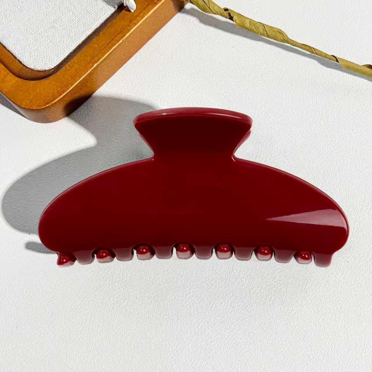 Korean version of high-end PC semi-round hairpin UV printing temperament fashion personality shark clip back head disc hair grab clip hair accessories PC
Korean version of high-end PC semi-round hairpin UV printing temperament fashion personality shark clip back head disc hair grab clip hair accessories PC