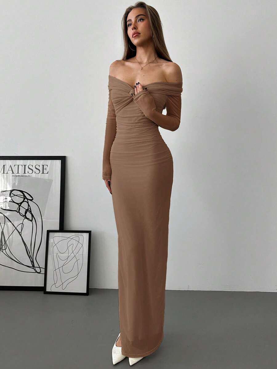 2026 European & American Style Off-the-Shoulder Pleated Bandeau Dress - Elegant Women s Fashion M
2026 European & American Style Off-the-Shoulder Pleated Bandeau Dress - Elegant Women s Fashion M