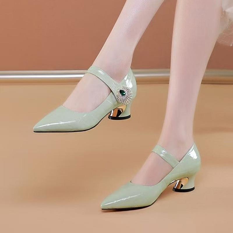 2025 spring new leather shallow mouth single shoes women s thick heel pointed soft leather shoes medium heel buckle belt leather shoes large siz 40 светло-зеленый
2025 spring new leather shallow mouth single shoes women s thick heel pointed soft leather shoes medium heel buckle belt leather shoes large siz 40 светло-зеленый