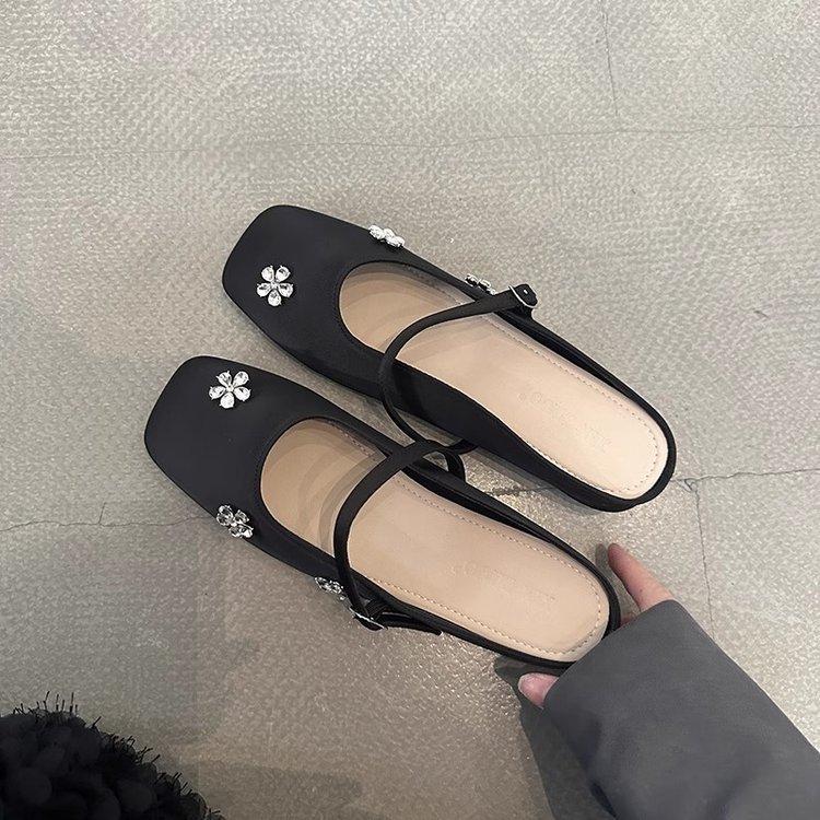 Rhinestone flower bag head half slippers women s summer wear 2025 new French beautiful half drag Mary Jane flat shoes 35 чёрный
Rhinestone flower bag head half slippers women s summer wear 2025 new French beautiful half drag Mary Jane flat shoes 35 чёрный