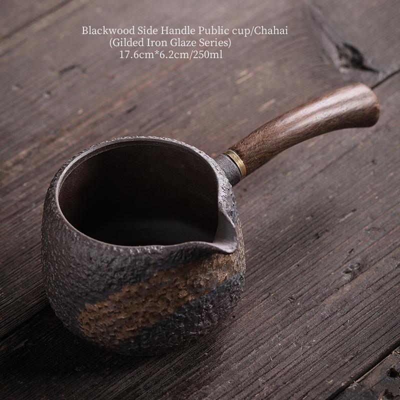 Black Wood Side Handle Public Cup Retro Rough Pottery Chahai Tea Sea Gilded Iron Glaze Tea Divider Tea Dispenser Tea Ceremony 200-400ml
Black Wood Side Handle Public Cup Retro Rough Pottery Chahai Tea Sea Gilded Iron Glaze Tea Divider Tea Dispenser Tea Ceremony 200-400ml