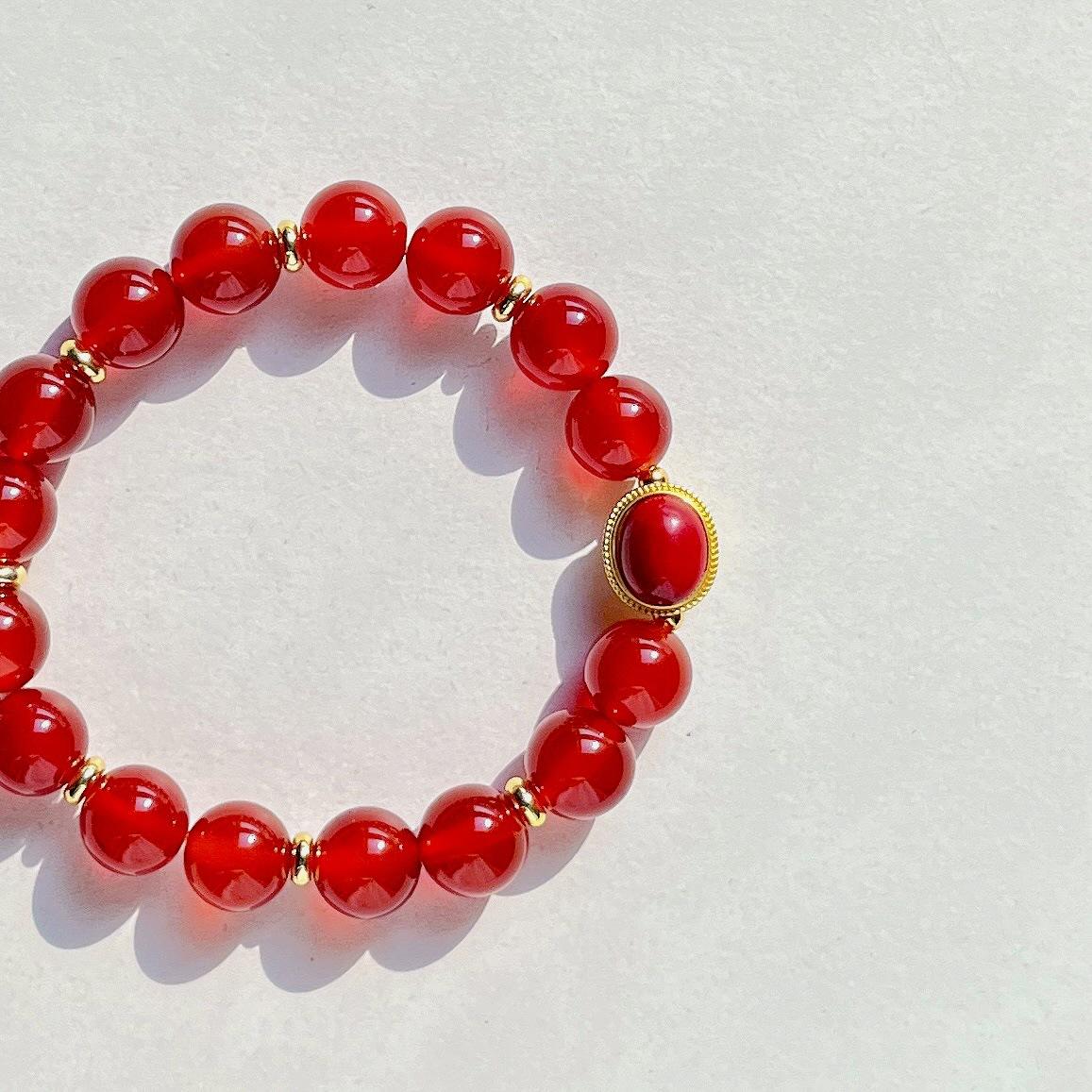 10Mm Natural Chalcedony Agate Design Bracelet Bracelet
10Mm Natural Chalcedony Agate Design Bracelet Bracelet