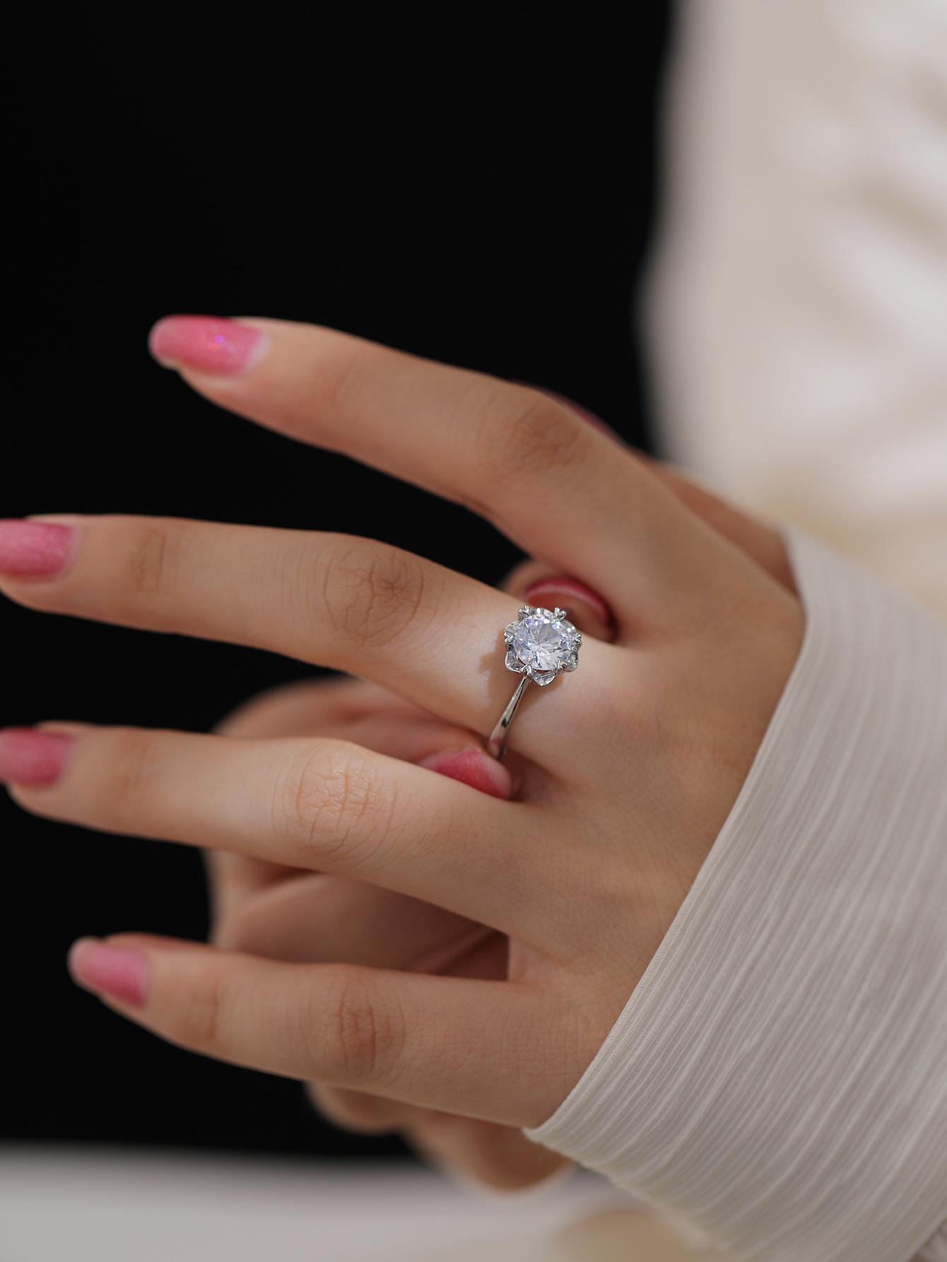 Модное минималистичное кольцо с цирконом для женщин Adjustable
Модное минималистичное кольцо с цирконом для женщин Adjustable