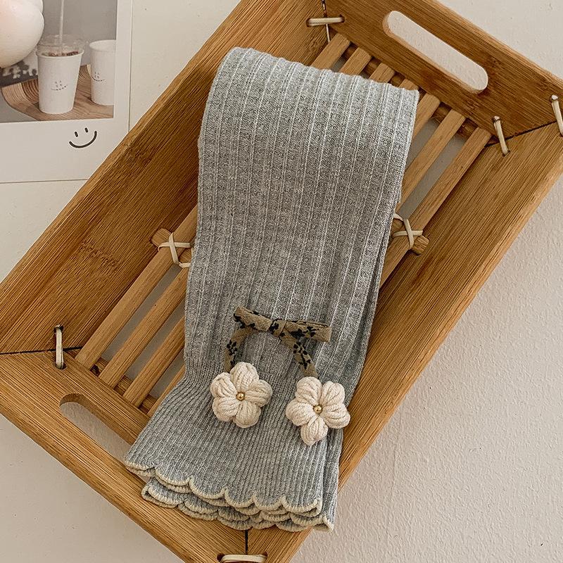 Winter Children s Leggings , Cropped Pants M
Winter Children s Leggings , Cropped Pants M