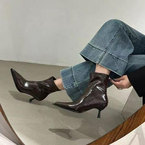 Женские осенние ботильоны-стилетто в французском стиле 2025 года с острым носком и из мягкой кожи 35
Женские осенние ботильоны-стилетто в французском стиле 2025 года с острым носком и из мягкой кожи 35