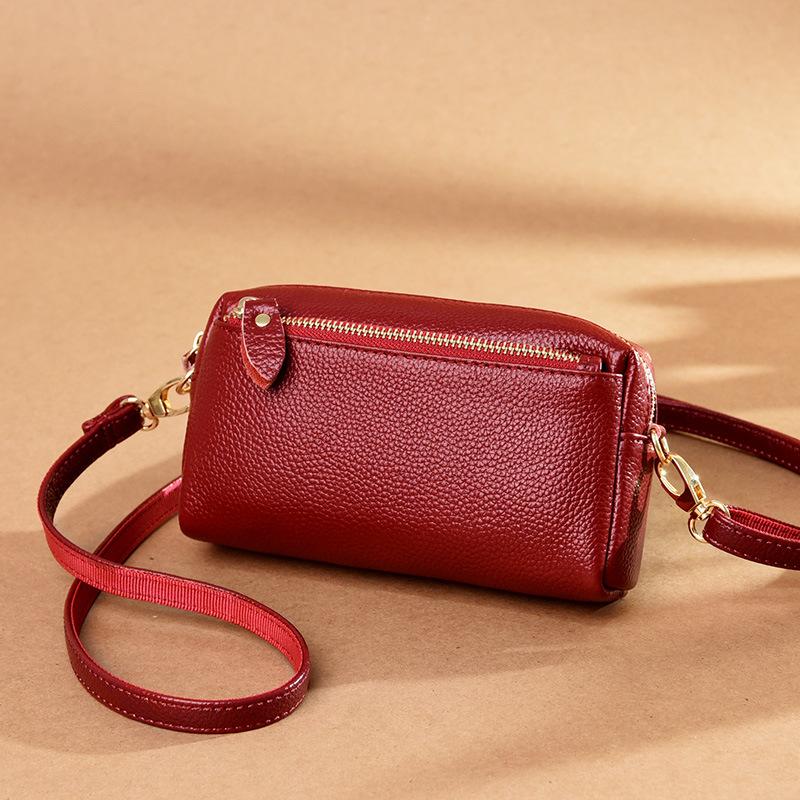 Genuine Leather Women s One Shoulder Small Bag Top Layer Cowhide Women Diagonal Cross Bag Brand Designer Wallet Women Handbag 17cmX10cmX5cm
Genuine Leather Women s One Shoulder Small Bag Top Layer Cowhide Women Diagonal Cross Bag Brand Designer Wallet Women Handbag 17cmX10cmX5cm