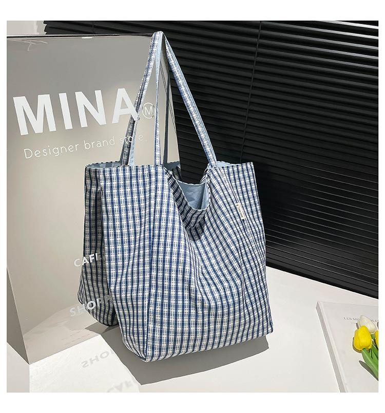 2025 лето яркая двусторонняя клетчатая сумка яркий нейлон маленький свежий повседневный нишевый большая вместимость сумка для поездок на работу синий
2025 лето яркая двусторонняя клетчатая сумка яркий нейлон маленький свежий повседневный нишевый большая вместимость сумка для поездок на работу синий