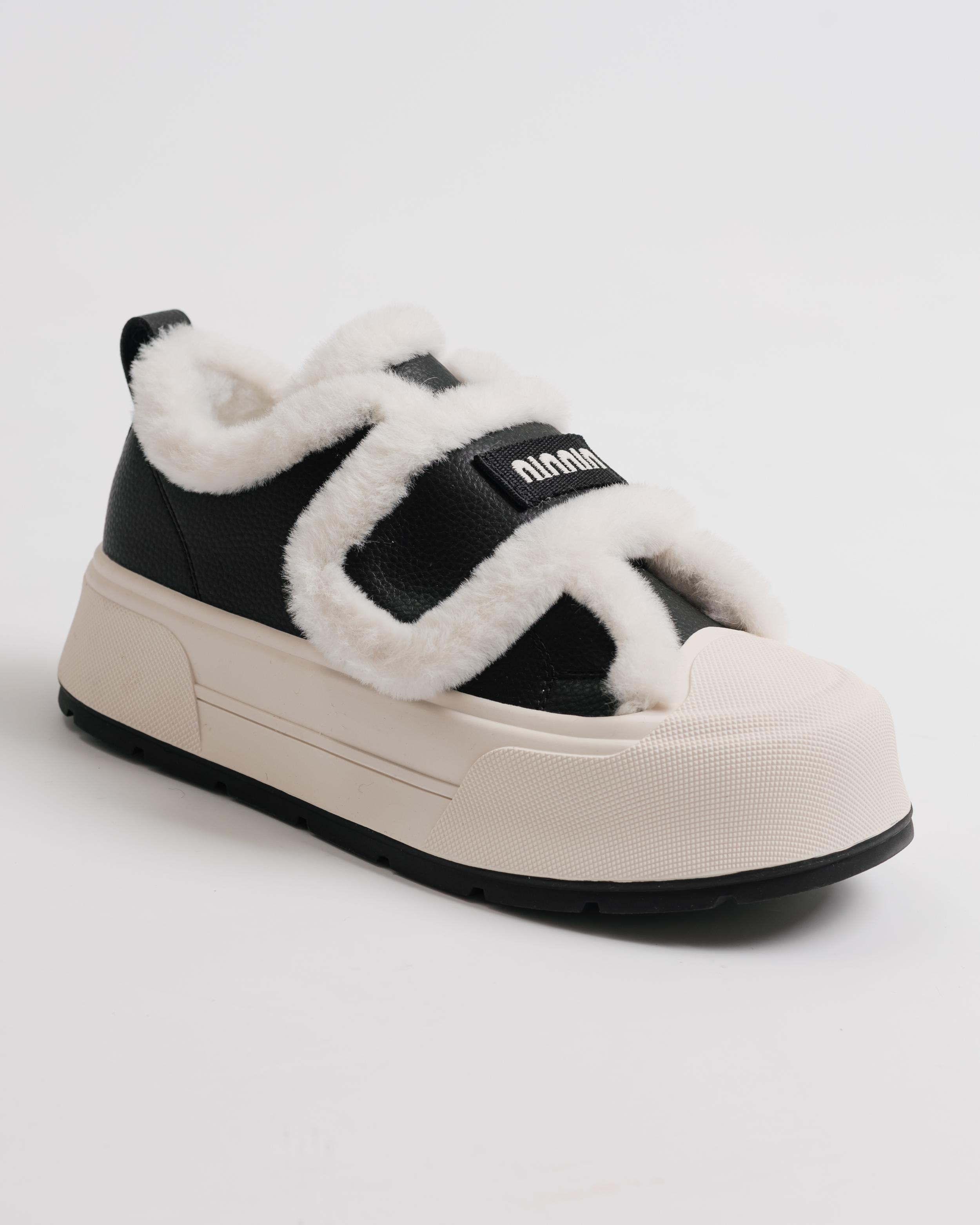 Winter platform boots Melanda 581107 36 black and white leather fur 40 чорний
Winter platform boots Melanda 581107 36 black and white leather fur 40 чорний