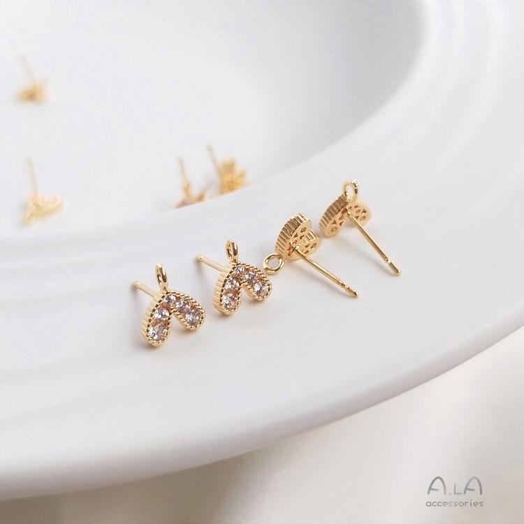 14K Gold-Filled Zircon Inlaid Peach Heart Stud Earrings with 925 Silver Post and Jump Ring
14K Gold-Filled Zircon Inlaid Peach Heart Stud Earrings with 925 Silver Post and Jump Ring
