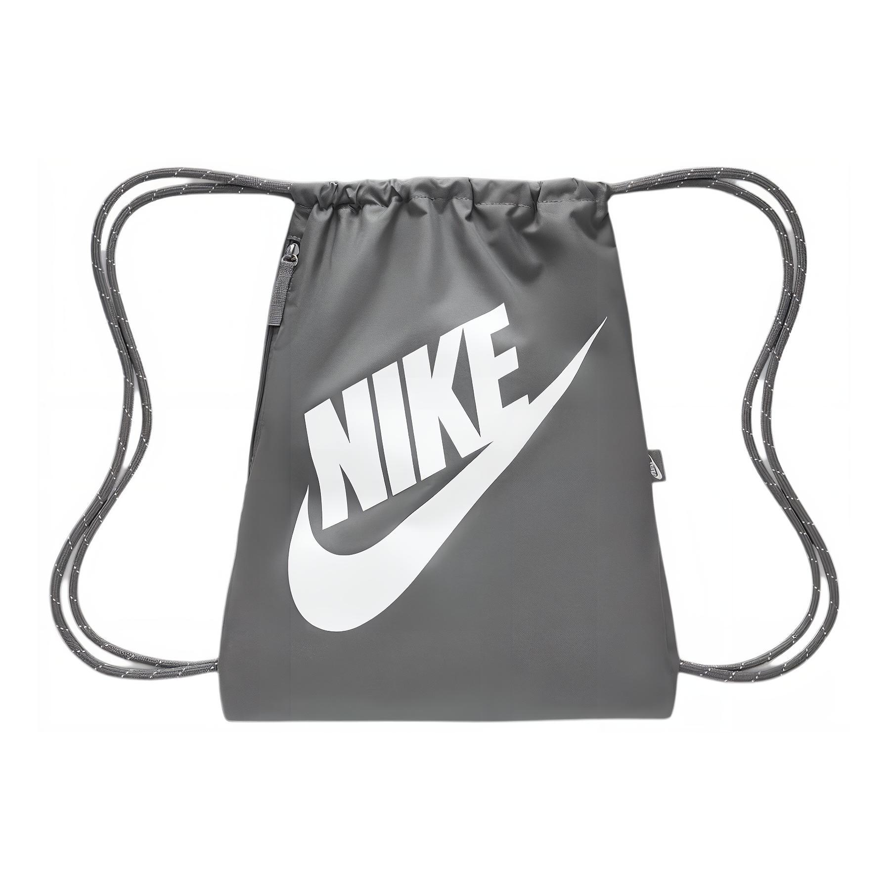 Nike Heritage Large Logo Gym Bag Drawstring Recycled Polyester Backpack Unisex backpack Smoke-Grey Summit-White DC4245-084 Smoke Gray & Summit White
Nike Heritage Large Logo Gym Bag Drawstring Recycled Polyester Backpack Unisex backpack Smoke-Grey Summit-White DC4245-084 Smoke Gray & Summit White