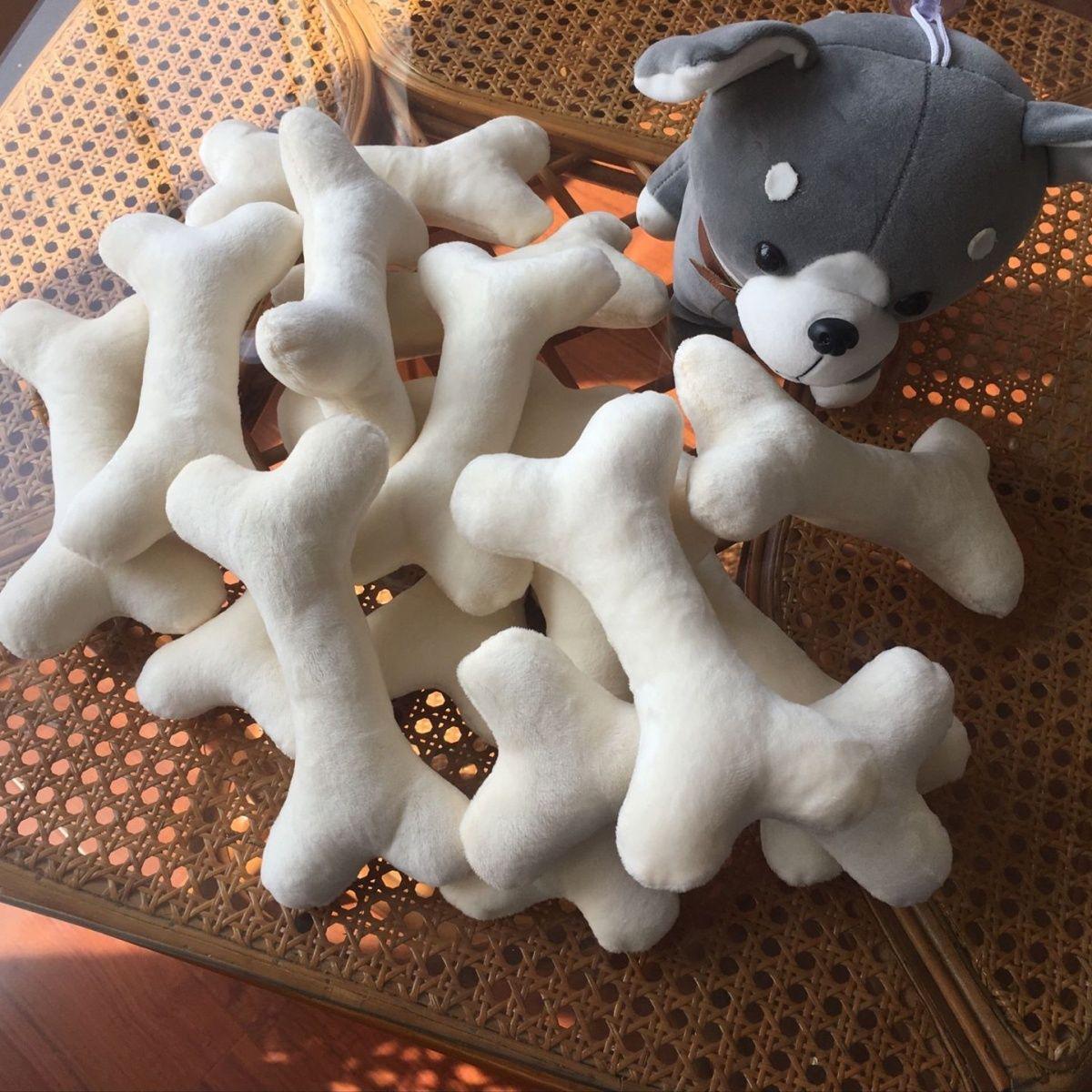 Puppy Bone Plush Chew Toy - Pet Cushion for Dogs & Cats 18 cm Upgraded Version
Puppy Bone Plush Chew Toy - Pet Cushion for Dogs & Cats 18 cm Upgraded Version