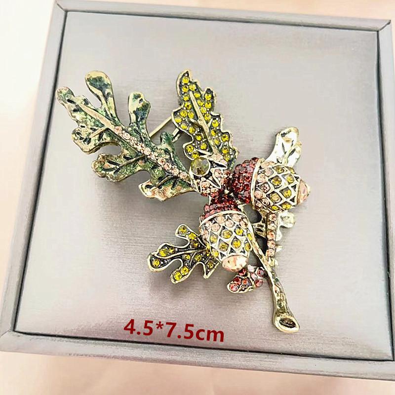 Брошь-фрукт Лимонная булавка Личи Аксессуары Шишки Сосновые Брошь Нарисованное изображение Аксессуары для одежды
Брошь-фрукт Лимонная булавка Личи Аксессуары Шишки Сосновые Брошь Нарисованное изображение Аксессуары для одежды