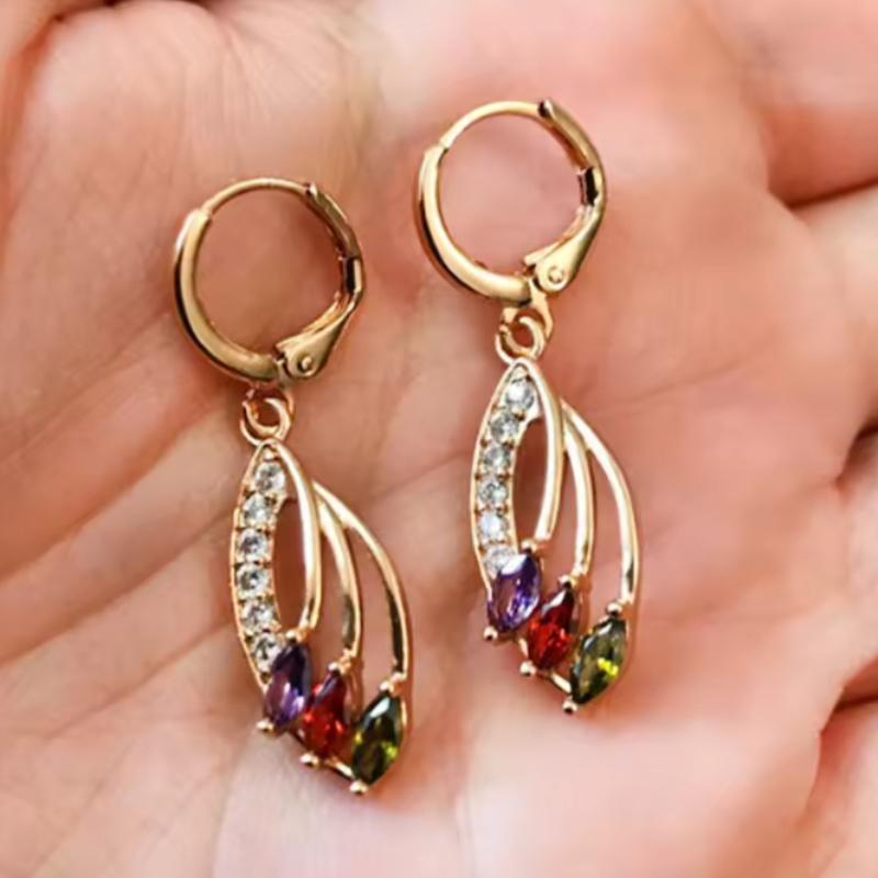 Fashion Gold Color Peridot Leaf Dangle Hollow Earrings for Women Bridal Wedding Earrings Accessories Zircon
Fashion Gold Color Peridot Leaf Dangle Hollow Earrings for Women Bridal Wedding Earrings Accessories Zircon