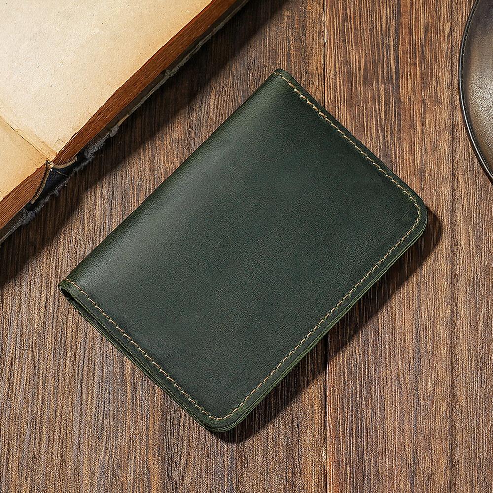 Mens and Women Credit Card Holder Retro Crazy Horse Top-Grain Leather Cards Cases Wallet Handmade Short Ultra Thin Slim Drivers License ID Covers зелений
Mens and Women Credit Card Holder Retro Crazy Horse Top-Grain Leather Cards Cases Wallet Handmade Short Ultra Thin Slim Drivers License ID Covers зелений