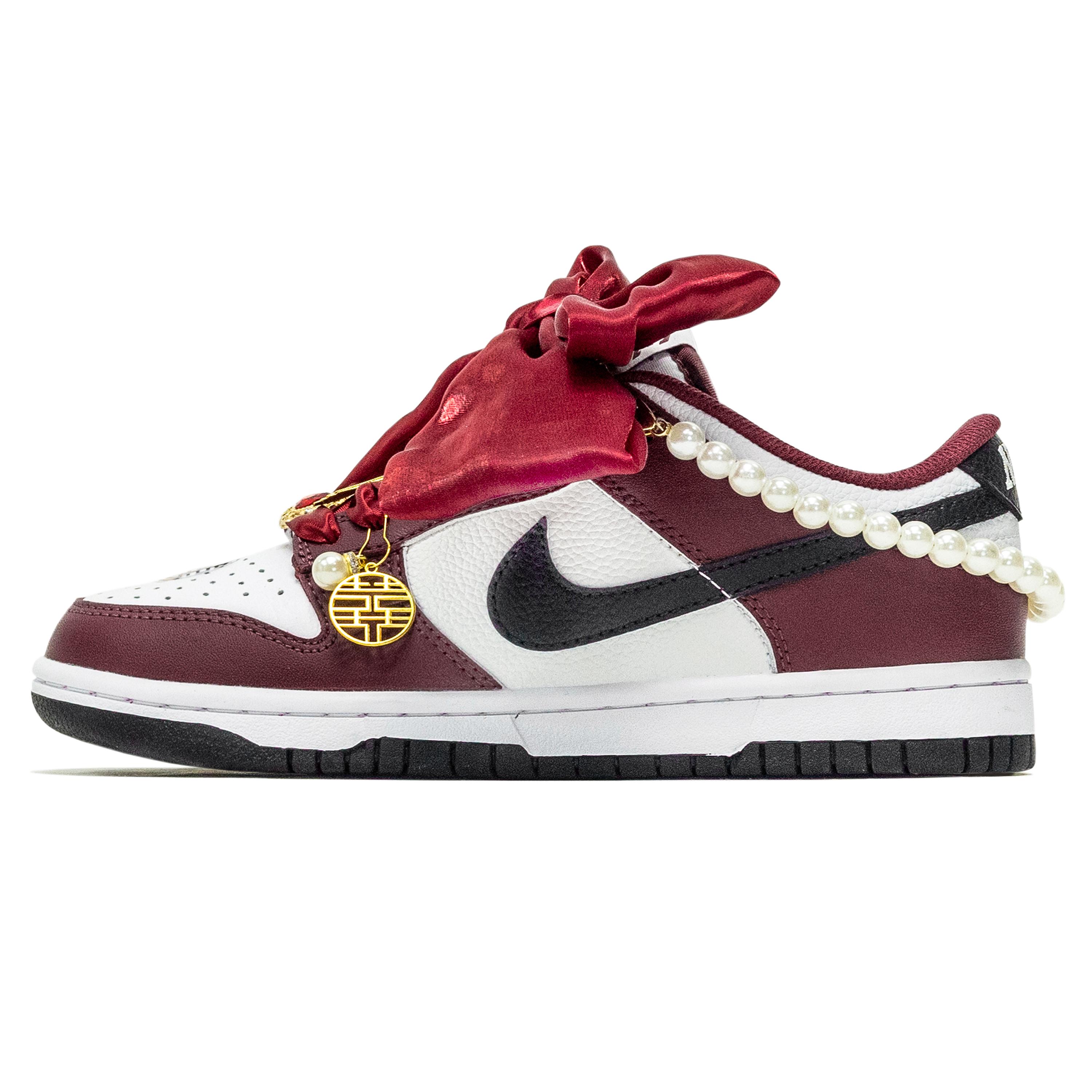 Nike Dunk Red Velvet Bliss Leather Low top Skateboard Shoes Women s Red FZ4352-600(Team1086-) 36
Nike Dunk Red Velvet Bliss Leather Low top Skateboard Shoes Women s Red FZ4352-600(Team1086-) 36