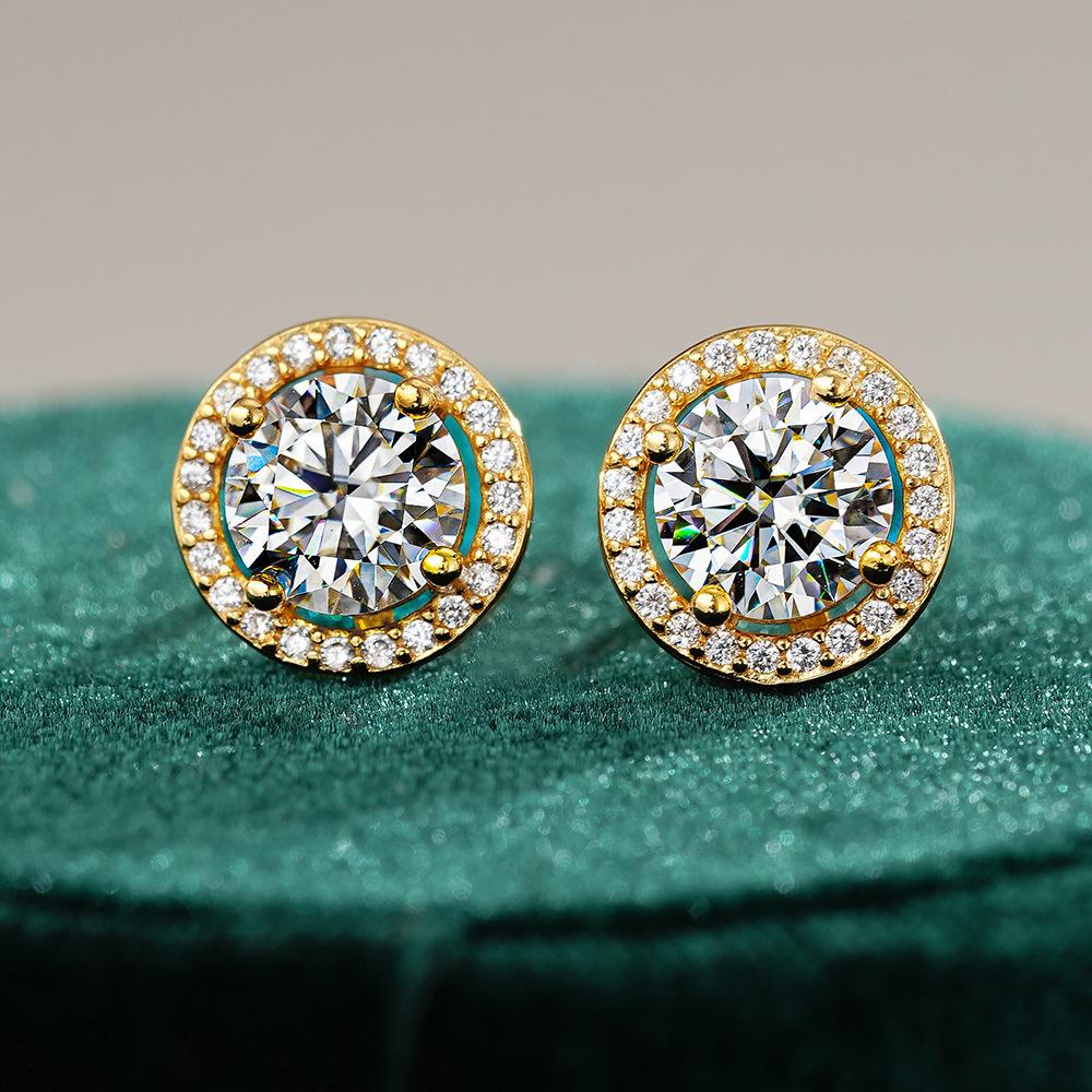 18K Gold Plated 925 Sterling Silver Halo Stud Earrings with D-Color VVS1 Moissanite | Luxury Sparkling Fine Jewelry for Women 0.5CT
18K Gold Plated 925 Sterling Silver Halo Stud Earrings with D-Color VVS1 Moissanite | Luxury Sparkling Fine Jewelry for Women 0.5CT