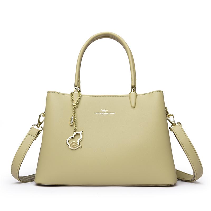 3-Layer Pocket Design New Luxury Designer Women s Handbag Fashion Trendy Ladies Shoulder Bag Simple Vintage Girls Shopping Tote (20cm Max Length 30cm)
3-Layer Pocket Design New Luxury Designer Women s Handbag Fashion Trendy Ladies Shoulder Bag Simple Vintage Girls Shopping Tote (20cm Max Length 30cm)