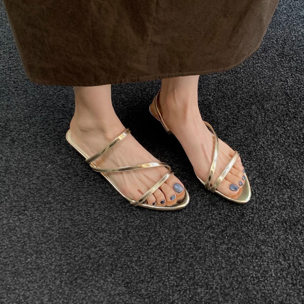 Sheepskin version~ Temperament pointed round head open-toed thin strap small heel sandals women s summer outer slippers 34
Sheepskin version~ Temperament pointed round head open-toed thin strap small heel sandals women s summer outer slippers 34