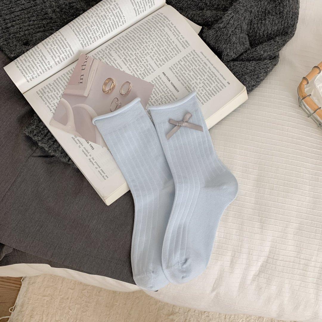 Korean-Inspired Adjustable Mid-Calf Socks - Retro Stackable Design with Detachable Bow Embroidery, INS-Trending Women s Footwear
Korean-Inspired Adjustable Mid-Calf Socks - Retro Stackable Design with Detachable Bow Embroidery, INS-Trending Women s Footwear