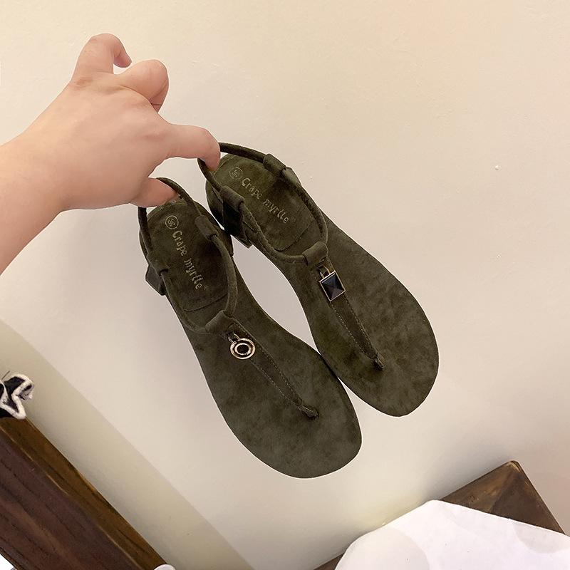 Same style~ New in season, retro mandarin duck design, gold buckle T strap, toe flat sandals for commuting 40
Same style~ New in season, retro mandarin duck design, gold buckle T strap, toe flat sandals for commuting 40
