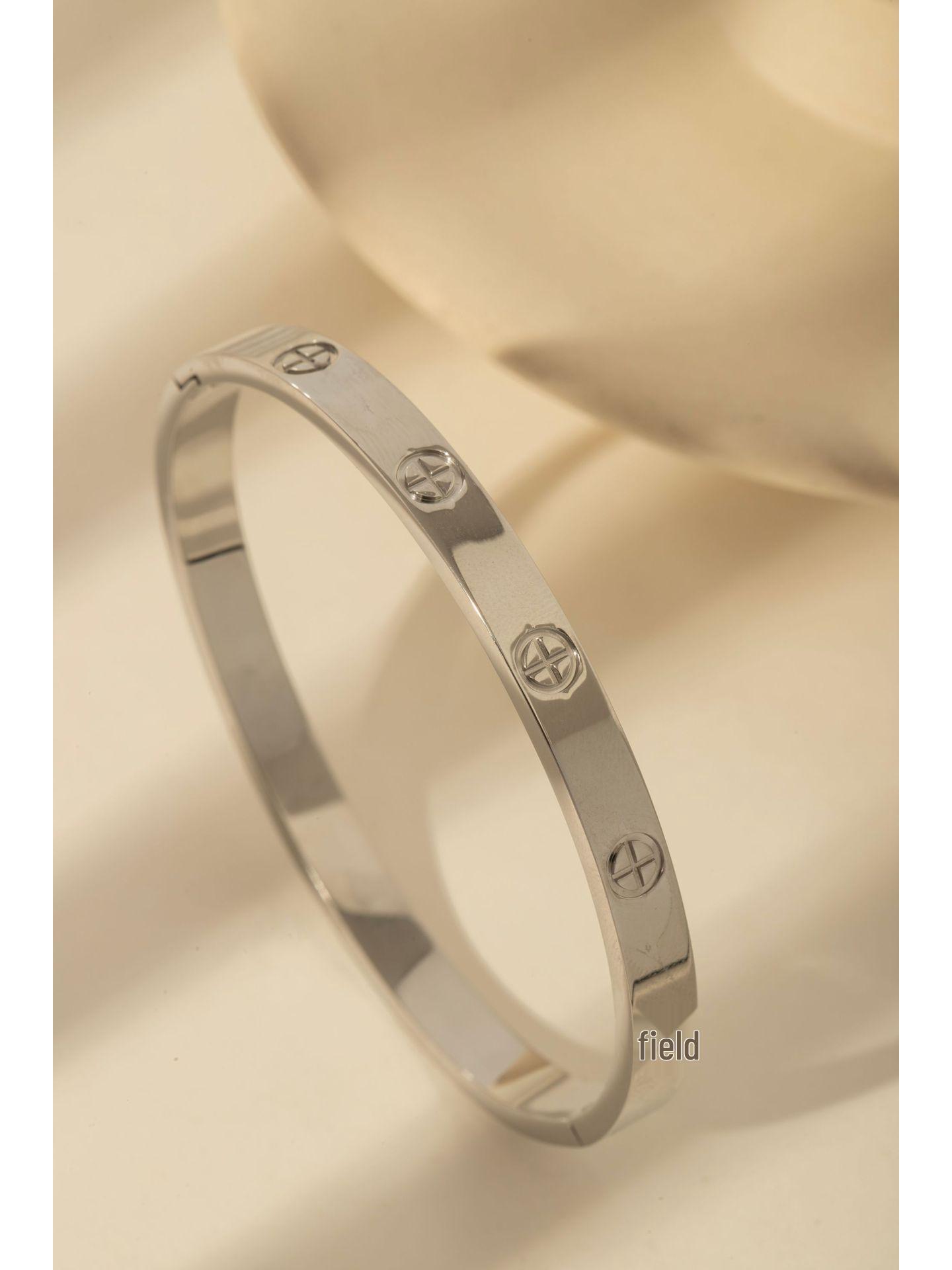 Браслет-гвоздь из нержавеющей стали с покрытием из 18-каратного золота для женщин - Универсальный дизайн в европейском и американском стиле серебряный
Браслет-гвоздь из нержавеющей стали с покрытием из 18-каратного золота для женщин - Универсальный дизайн в европейском и американском стиле серебряный