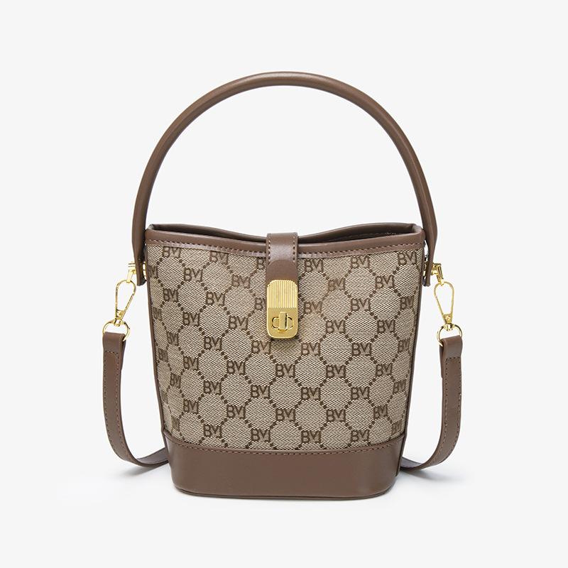 Literary and Artistic Style Lady Letter Flower Handbag Bag New Style Trendy Printed Bucket Bag One Shoulder Crossbody Bag
Literary and Artistic Style Lady Letter Flower Handbag Bag New Style Trendy Printed Bucket Bag One Shoulder Crossbody Bag