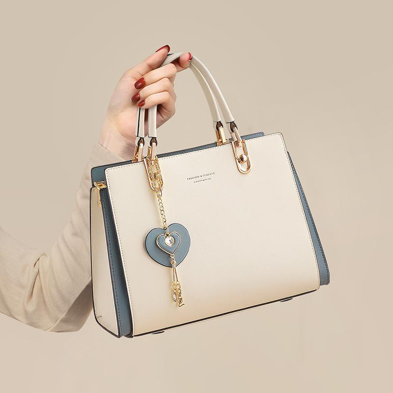 2025 New Autumn Winter Fashion Versatile Elegant Women s Bag Large Capacity High-end Luxury Mom Bag бежевий
2025 New Autumn Winter Fashion Versatile Elegant Women s Bag Large Capacity High-end Luxury Mom Bag бежевий