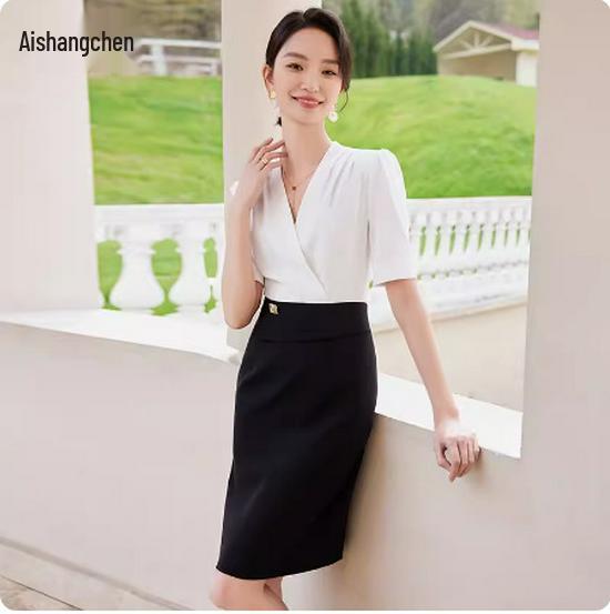 Aishangchen Лето 2024 Женское черно-белое платье с цветовыми блоками, стройнящее M
Aishangchen Лето 2024 Женское черно-белое платье с цветовыми блоками, стройнящее M