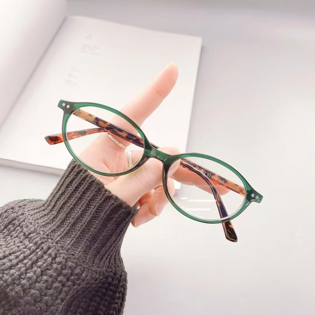 TR90 Material Superior Quality Sunglasses for Woman Oval-shaped Shape UV Shielding Sun Glass for Men Campus Style Women s Glasses
TR90 Material Superior Quality Sunglasses for Woman Oval-shaped Shape UV Shielding Sun Glass for Men Campus Style Women s Glasses