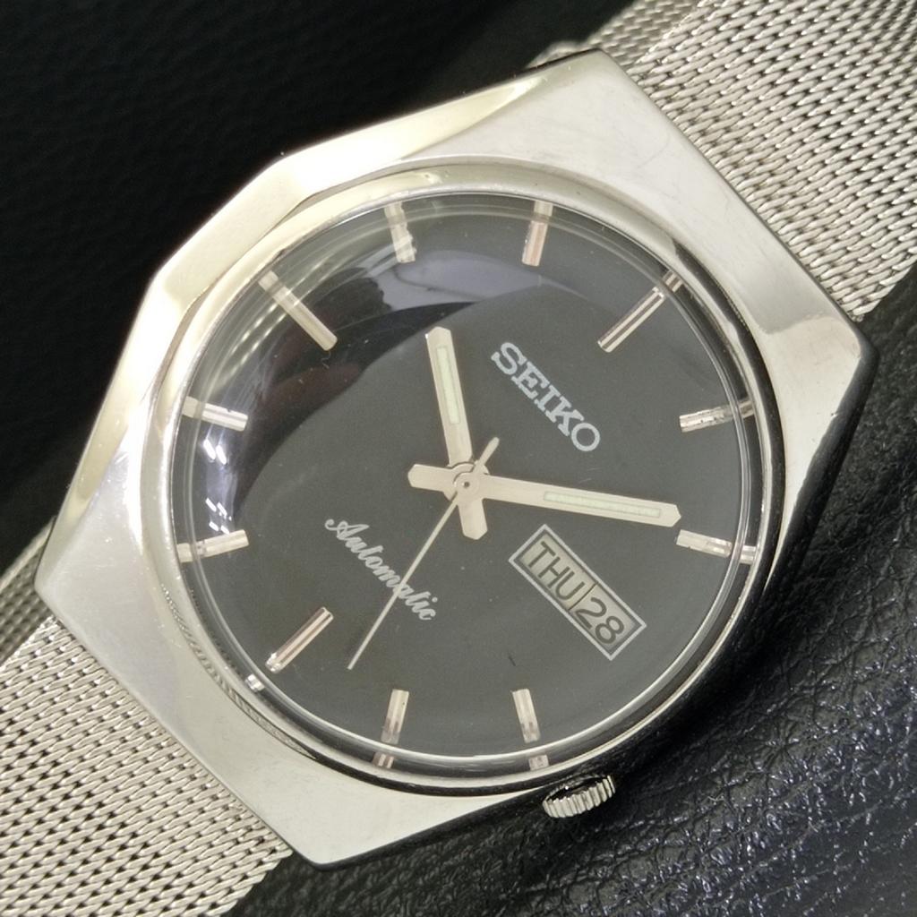 VINTAGE SEIKO AUTOMATIC 7009A JAPAN MENS BLACK COLOR DIAL WATCH a500132-2 R151a-a500132
VINTAGE SEIKO AUTOMATIC 7009A JAPAN MENS BLACK COLOR DIAL WATCH a500132-2 R151a-a500132