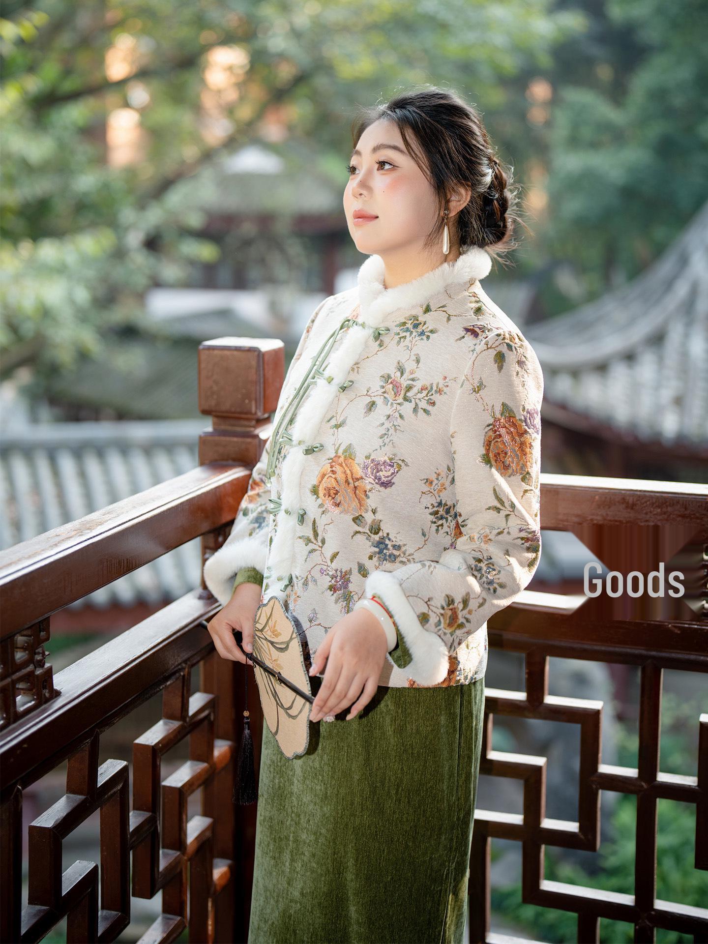 Retro Chinese Floral Frog Button Jacket - Plush Edge, Long Sleeve, Winter Suit L (110-130 Jin) зелёный
Retro Chinese Floral Frog Button Jacket - Plush Edge, Long Sleeve, Winter Suit L (110-130 Jin) зелёный