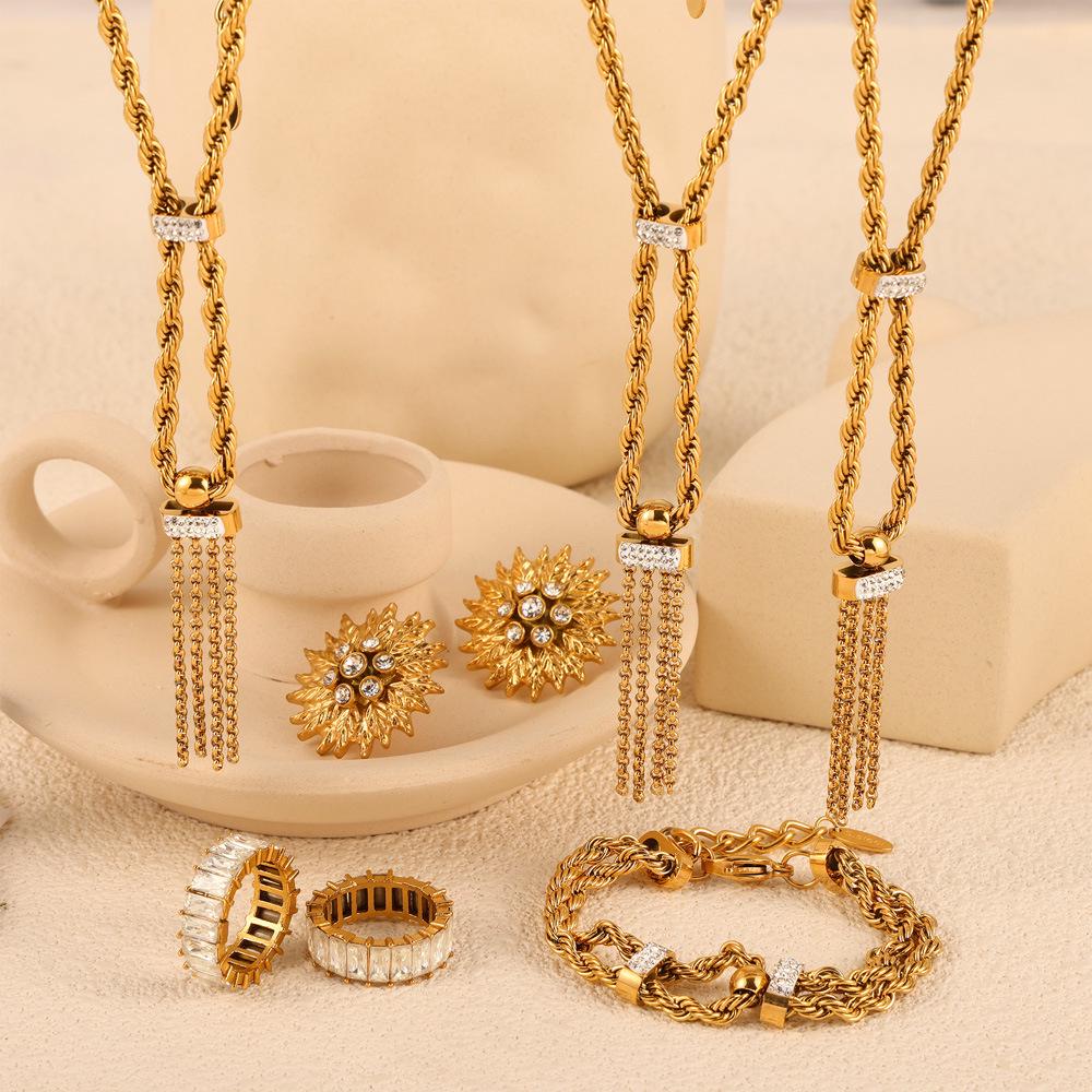 Retro Double-Layer Enamel Diamond Rope Chain Jewelry Set, Titanium Steel Gold-Plated
Retro Double-Layer Enamel Diamond Rope Chain Jewelry Set, Titanium Steel Gold-Plated