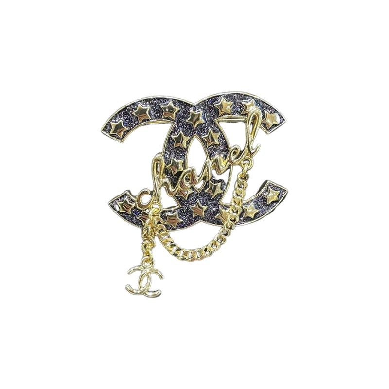 CHANEL 24C new purple fine glitter gold star letter chain double c brooch women s gold фіолетовий
CHANEL 24C new purple fine glitter gold star letter chain double c brooch women s gold фіолетовий