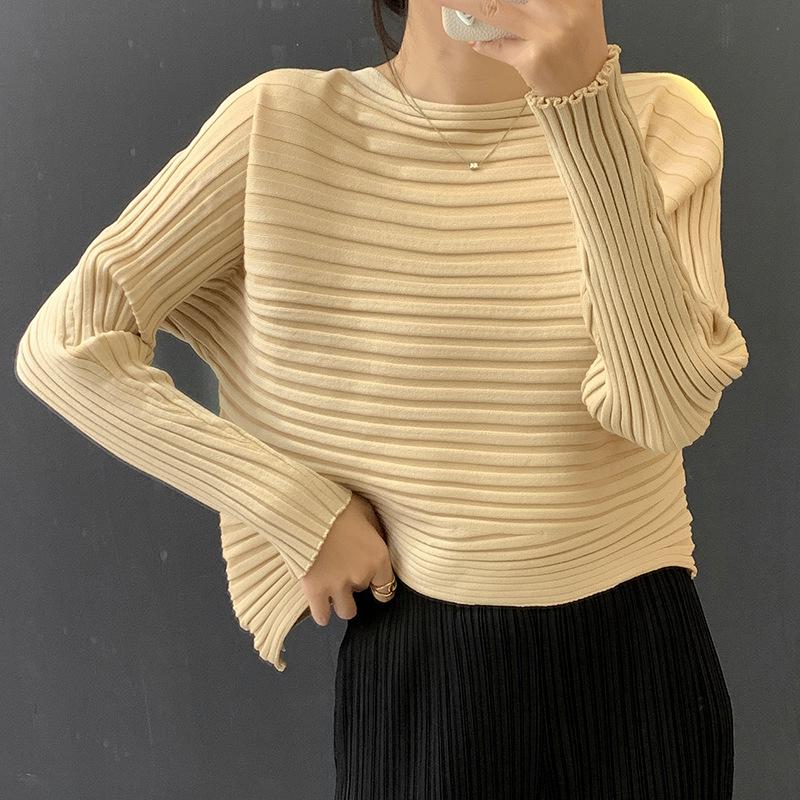 Women s Long Sleeve Pleated T-Shirt Top - Handcrafted Loose Fit, Plus Size One Size абрикосовий
Women s Long Sleeve Pleated T-Shirt Top - Handcrafted Loose Fit, Plus Size One Size абрикосовий