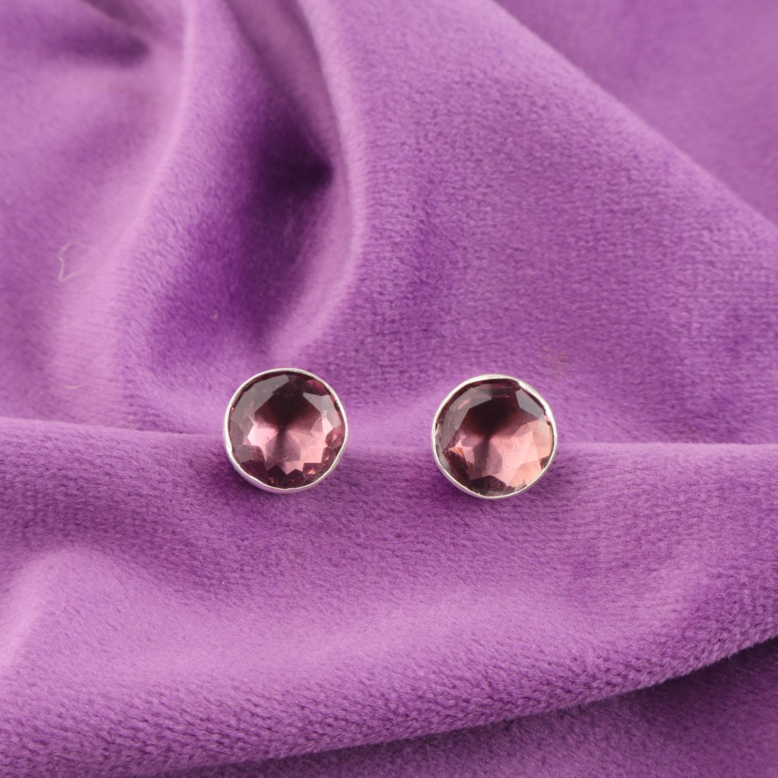 Родолит Драгоценный камень Пусеты Гвоздики Подарок на день рождения Серьги Ювелирные изделия 925 Стерлинговое серебро EE-150-9
Родолит Драгоценный камень Пусеты Гвоздики Подарок на день рождения Серьги Ювелирные изделия 925 Стерлинговое серебро EE-150-9