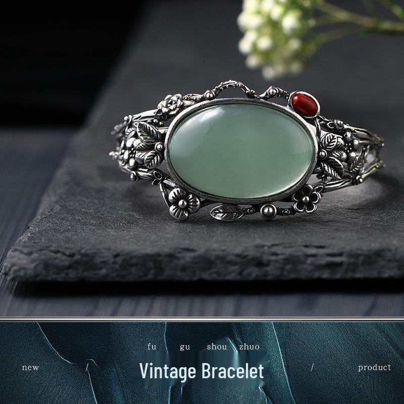 2022 National Style Pigeon Egg Imitation Hetian Jade Southern Red Silver Plated Bracelet for Men and Women Electroplated Thai Silver Craft
2022 National Style Pigeon Egg Imitation Hetian Jade Southern Red Silver Plated Bracelet for Men and Women Electroplated Thai Silver Craft