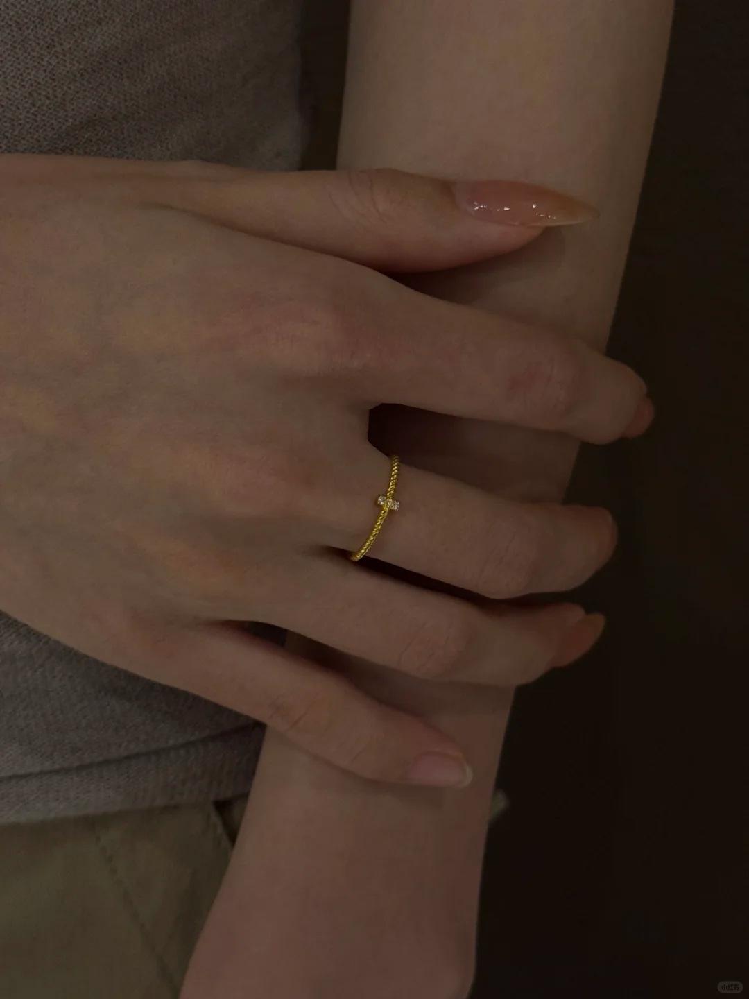 Vintage Gold Diamond Studded Geometric Ring for Women – Bestseller Xiaohongshu Adjustable
Vintage Gold Diamond Studded Geometric Ring for Women – Bestseller Xiaohongshu Adjustable