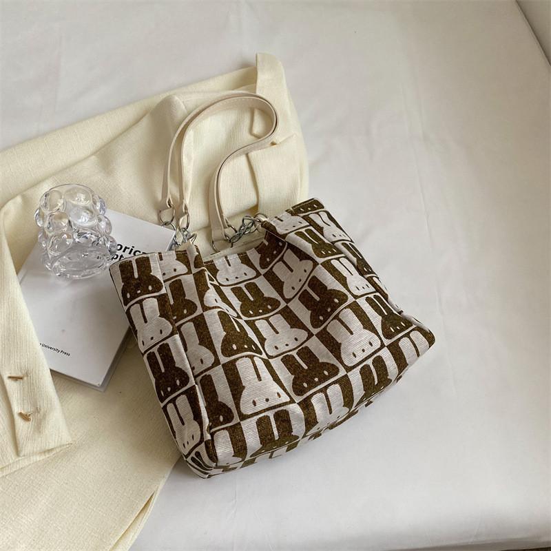 Large Capacity Stylish Tote Bag In Black Red And Tea Green Ideal For Casual Everyday Use чай зелений колір
Large Capacity Stylish Tote Bag In Black Red And Tea Green Ideal For Casual Everyday Use чай зелений колір
