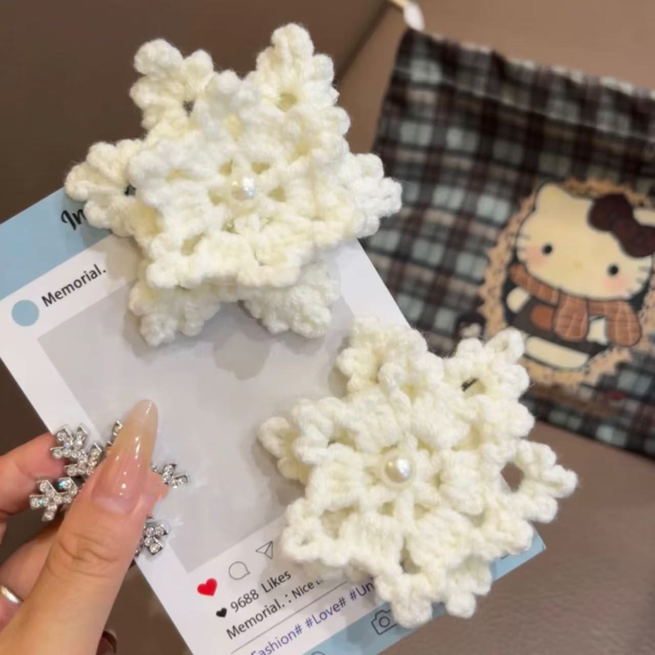 1pc Winter snowflake yarn double-layer woven hair clip, retro cute edge clip, soft plush atmosphere, side bangs clip
1pc Winter snowflake yarn double-layer woven hair clip, retro cute edge clip, soft plush atmosphere, side bangs clip