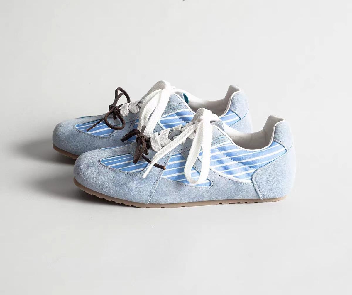 Нишевая сине-белая цветовая пара шнурков, немецкие тренировочные туфли для женской коллекции 2025 года, новые дышащие и универсальные для спорта и отдыха 40 синий
Нишевая сине-белая цветовая пара шнурков, немецкие тренировочные туфли для женской коллекции 2025 года, новые дышащие и универсальные для спорта и отдыха 40 синий