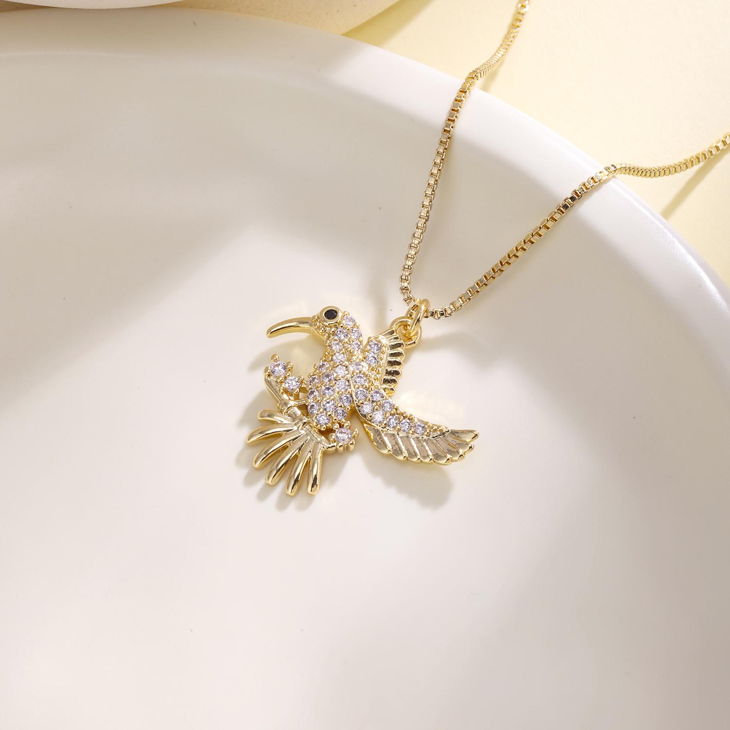 Nidin Shiny Cubic Zirconia Hummingbird Pendant Necklace Crystal Bird Neck Chain Cute Animal Jewelry For Women Party Wedding Gift
Nidin Shiny Cubic Zirconia Hummingbird Pendant Necklace Crystal Bird Neck Chain Cute Animal Jewelry For Women Party Wedding Gift