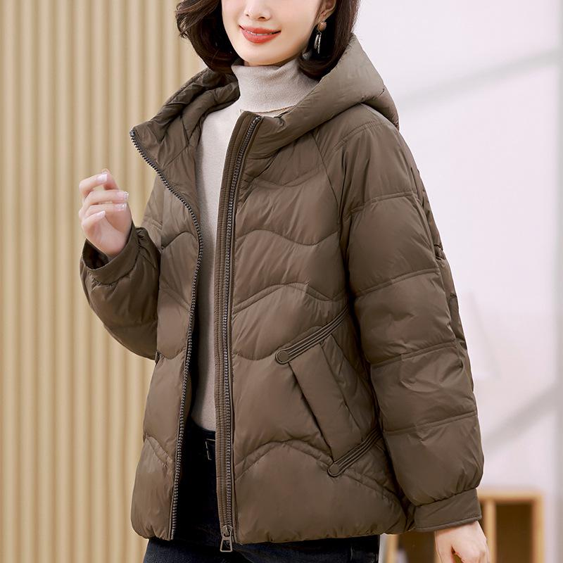 Mom s Lightweight White Duck Down Winter Jacket - Stand Collar, Loose Fit, Warm Fashion Coat for Middle-Aged Women M (suggested 100-118 jin) чёрный
Mom s Lightweight White Duck Down Winter Jacket - Stand Collar, Loose Fit, Warm Fashion Coat for Middle-Aged Women M (suggested 100-118 jin) чёрный