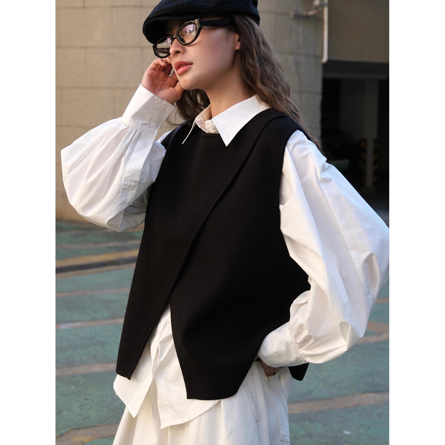 Louvre Осенний корейский стиль Нерегулярный разрез Жилет для женщин - Тонкий многослойный свободный топ One Size чёрный
Louvre Осенний корейский стиль Нерегулярный разрез Жилет для женщин - Тонкий многослойный свободный топ One Size чёрный