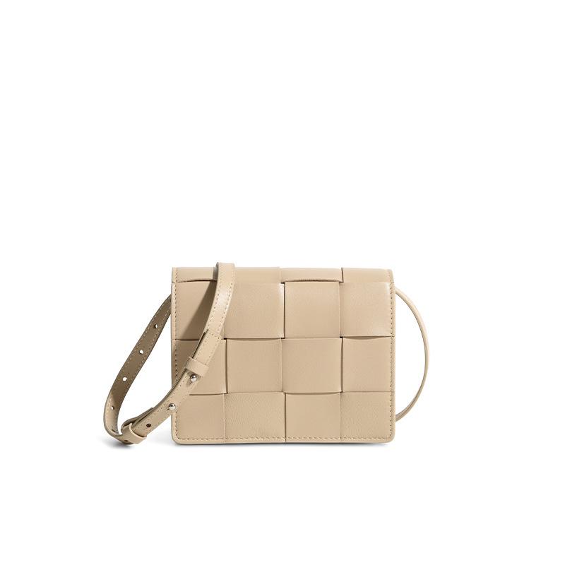 2026 New handmade sheepskin woven bag retro versatile twelve-grid single shoulder oblique span bag wholesale high-end women s bag 17*6*14cm
2026 New handmade sheepskin woven bag retro versatile twelve-grid single shoulder oblique span bag wholesale high-end women s bag 17*6*14cm
