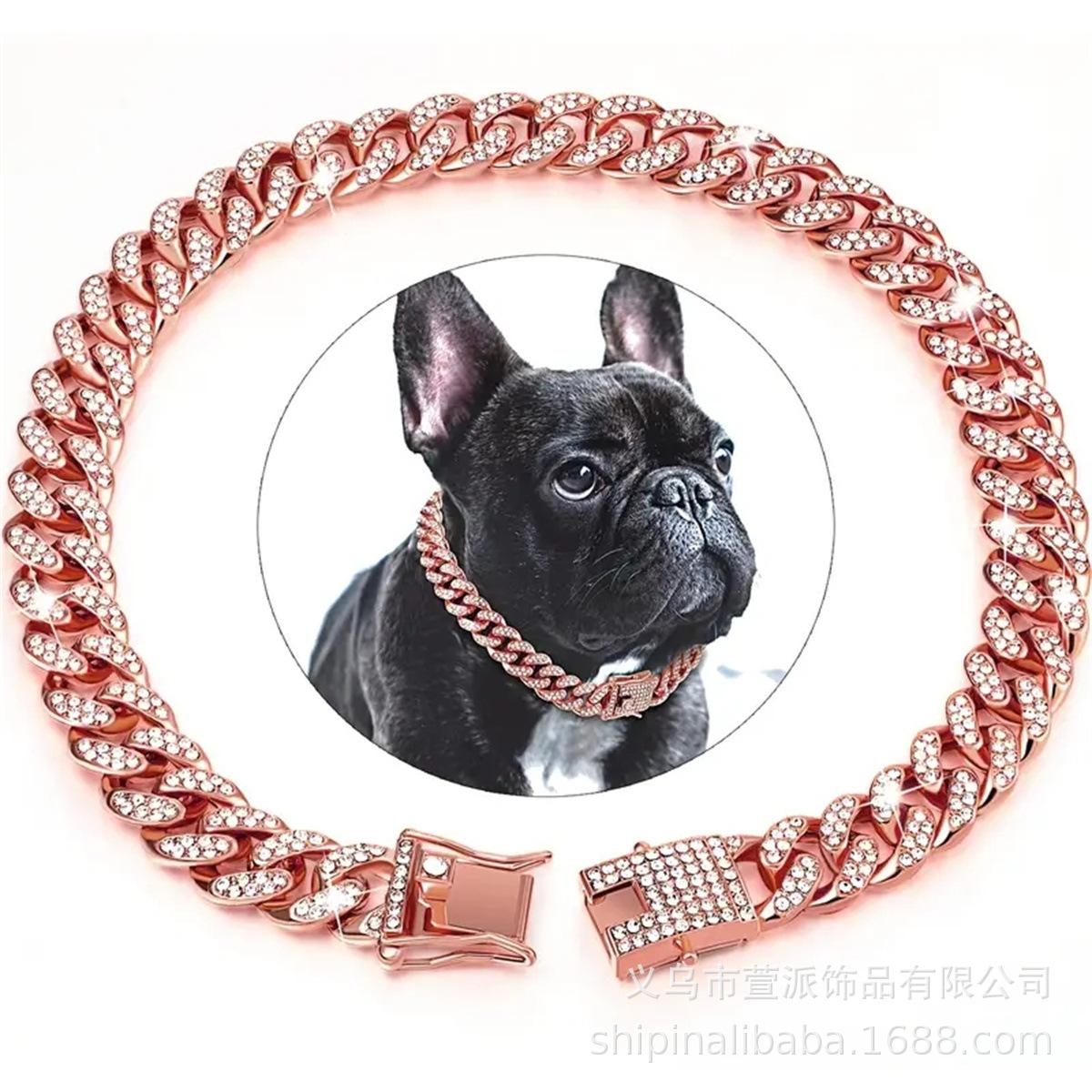“Gold Rhinestone Cuban Link Pet Necklace and Leash Set for Cats and Dogs, Large” 20cm
“Gold Rhinestone Cuban Link Pet Necklace and Leash Set for Cats and Dogs, Large” 20cm
